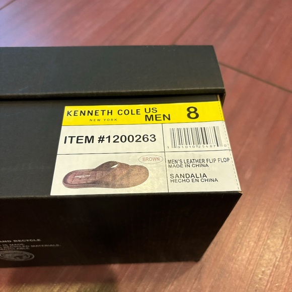 NWT Kenneth Cole leather flip flop sandals main image 3